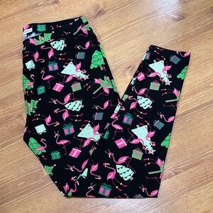 RUNWAY READY Christmas WOMENS LEGGINGS Size 2XL Flamingo Christmas Tree Presents